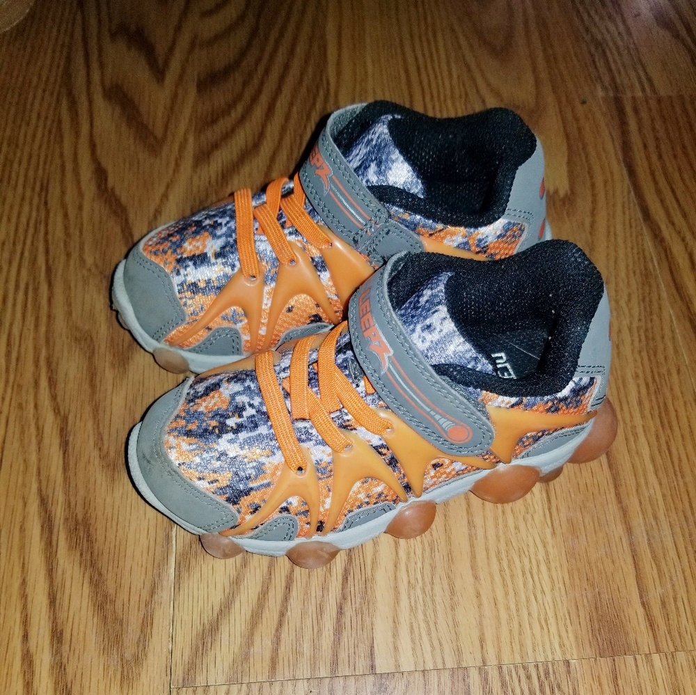 Toddler shoes child size 7.5